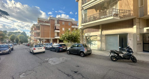 Locale Commerciale in Via Della Croce – LOCAZIONE